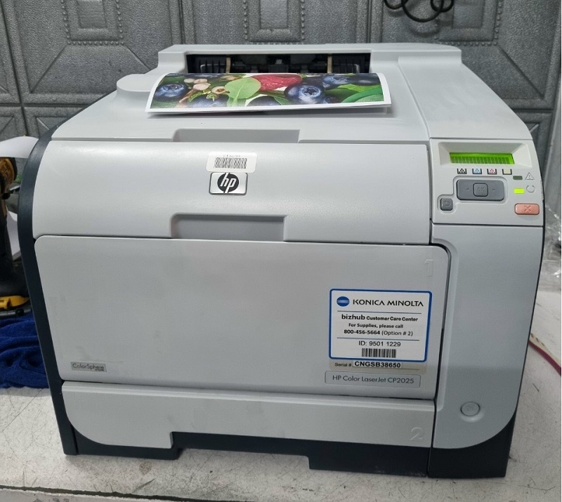 Máy in cũ HP Color LaserJet CP2025n Printer (CB494A)